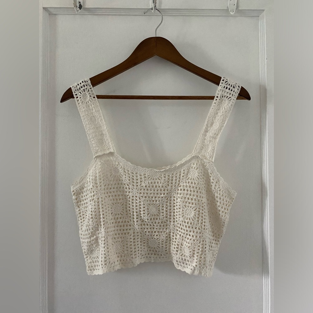 Cream/White Sleeveless Fitted Crop Tank Top